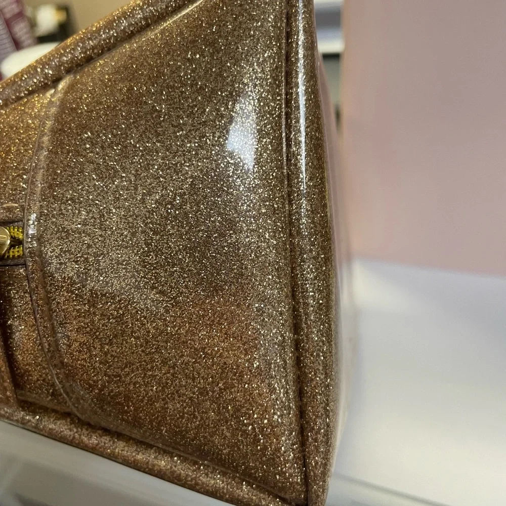 Ted Baker Gold Cosmetics bag. - Picture 4 of 4